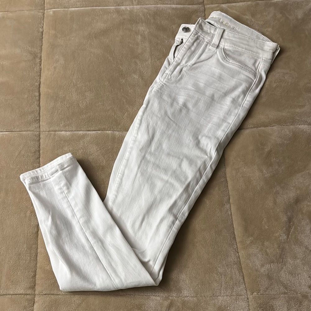 American Eagle Women's White Jeans - Size 6